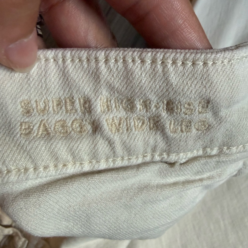 American Eagle Outfitters Cream Wide Leg Jeans - Picture 4 of 5